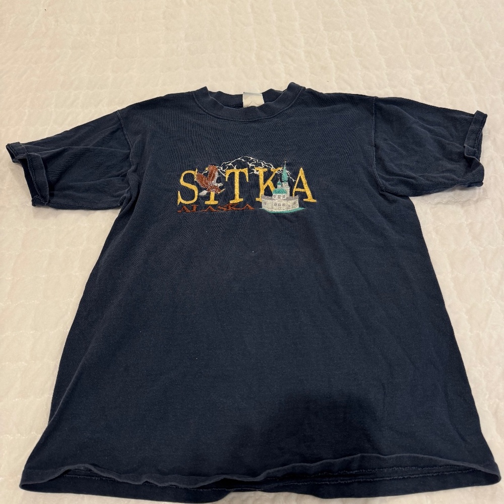 Vintage Top Threads “Sitka Alaska” Graphic Tee – Size Medium